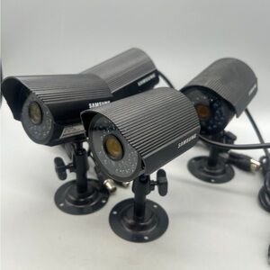 Samsung SEB-1020R Outdoor Security Cameras - Lot of 4